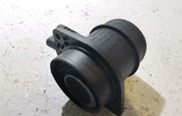 Volkswagen Caddy Mass air flow meter 0281002531 038906461B