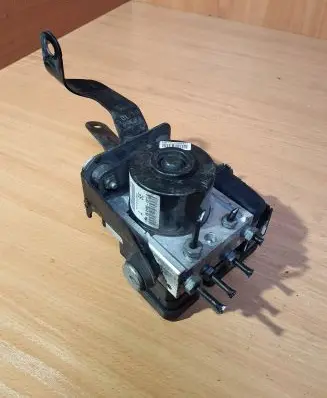 Ford Fiesta ABS Pump 8V512M110AD
