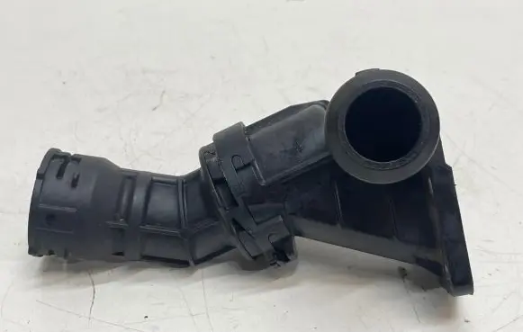 Volvo V40 Engine coolant pipe/hose 04L121111