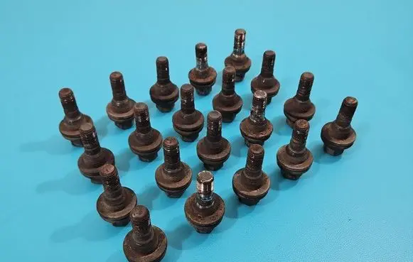 Nuts/bolts