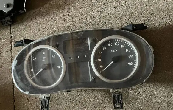 Opel Vivaro Speedometer (instrument cluster) P8200459068D 281177168 281157041