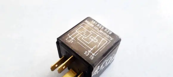 Volkswagen Golf II Other relay 191955529