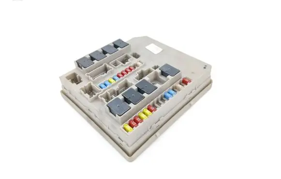 Renault Clio III Fuse module 674658A