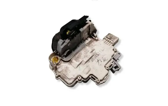 Audi A6 S6 C6 4F Front door lock 4F1837015