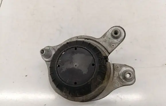 Mercedes-Benz E W213 Engine mount bracket A2132400600