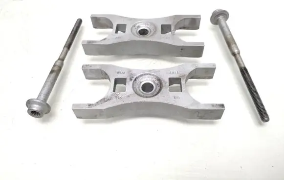 Audi A6 S6 C7 4G Fuel Injector clamp holder 04l216