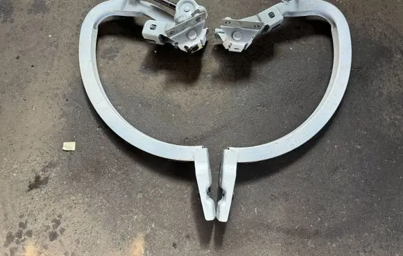 Alfa Romeo Giulia Tailgate/trunk/boot hinge 