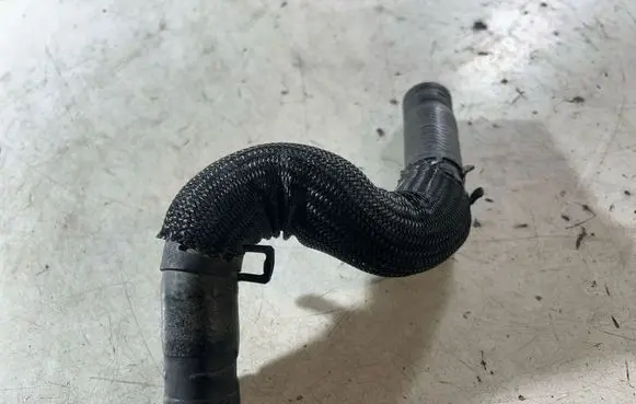 Dodge Challenger Engine coolant pipe/hose 68195675AB
