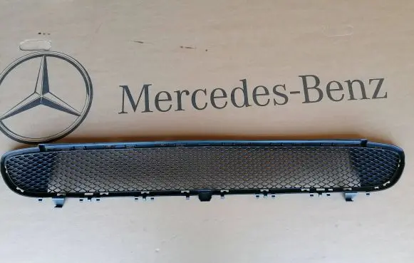 Mercedes-Benz GLA W156 X156 Front bumper lip A1568850822