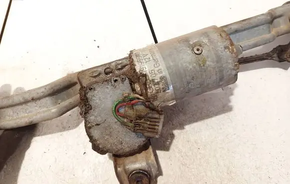 Volkswagen Golf II Wiper motor 191955113