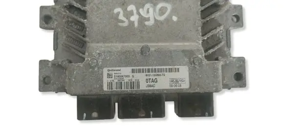 Ford Fiesta Engine control unit/module 8V2112A650TG EMS2102 S180047003G