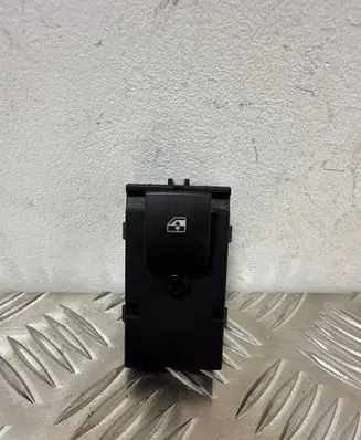 Opel Mokka Electric window control switch 13301888 211410