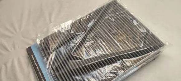 Chrysler Town u0026 Country V Air filter 82205905