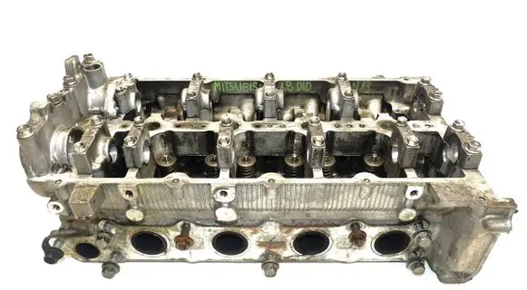 Mitsubishi ASX Engine head 