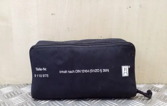 BMW X6 E71 First aid kit 