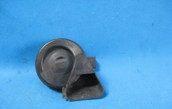 Audi Q7 4L Horn signal 4L0951221