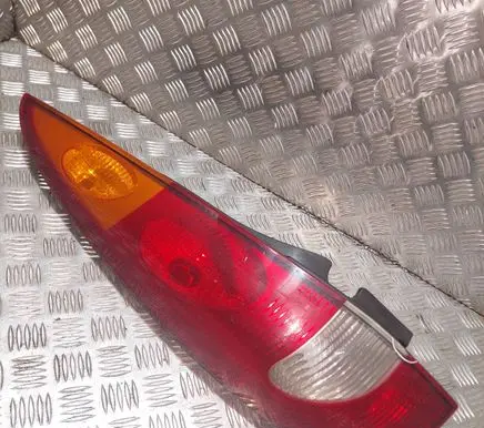 Nissan Almera Tino Rear/tail lights