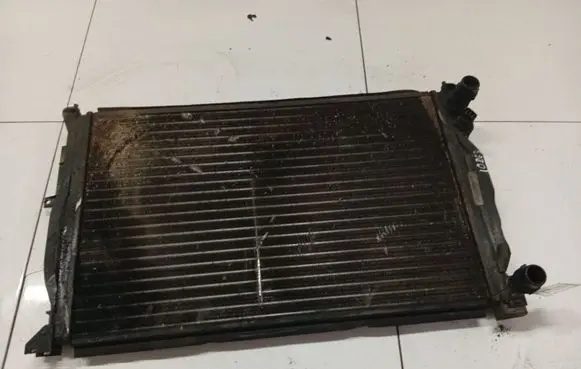 Volkswagen PASSAT B5 Coolant radiator 8D0121251AC