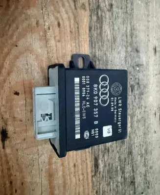 Audi A4 S4 B7 8E 8H Light module LCM 8K0907357B