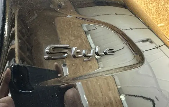 Peugeot 208 II Rear loading door model letters 