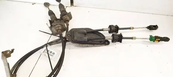 Toyota Avensis T270 Gear shift cable linkage 