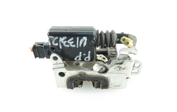 Dacia Sandero Front door lock