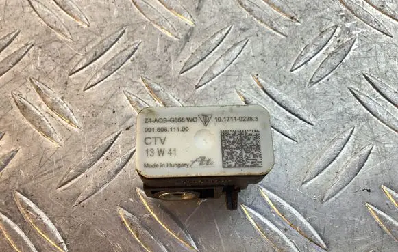 Porsche 911 991 Airbag deployment crash/impact sensor 99160611100