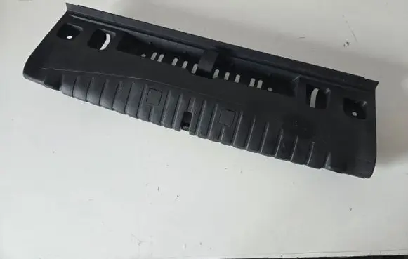 BMW M8 F93 Gran Coupe Tailgate/boot lid lock trim 7435220