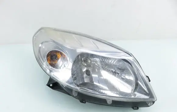 Dacia Sandero Headlight/headlamp 