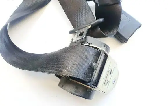 Skoda Octavia Mk2 (1Z) Middle seatbelt (rear) 1z0857807b