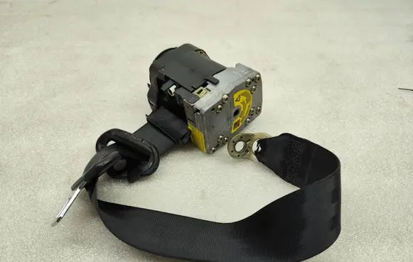 Audi A3 S3 8L Rear seatbelt 00063616 8L3857806