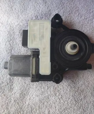 Seat Leon (5F) Rear door window regulator with motor 5Q0959811ASE1