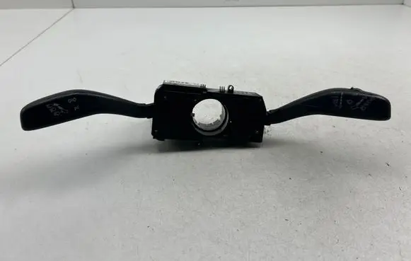 Wiper turn signal indicator stalk/switch