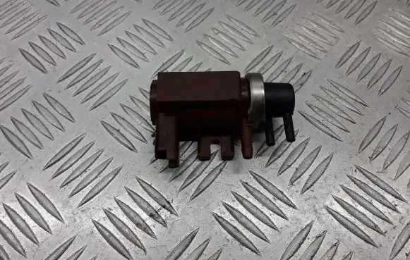 Citroen C4 I Vacuum valve 