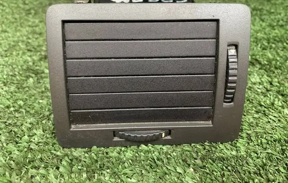 Skoda Fabia Mk1 (6Y) Dash center air vent grill 6Y0819701