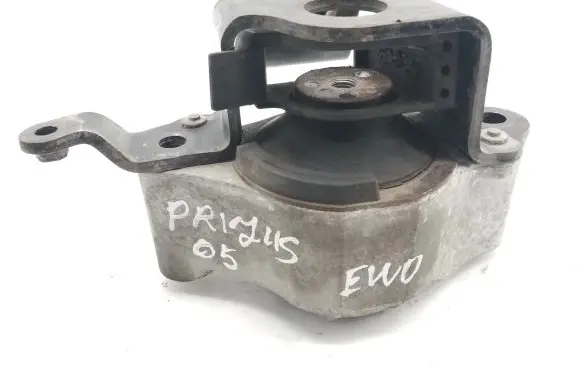 Toyota Prius (XW20) Engine mount bracket RT3624