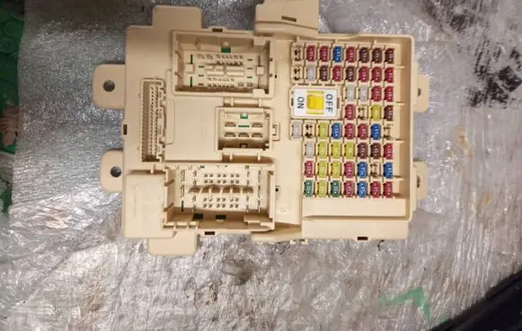 KIA Sportage Fuse module 91950D9660 D96601709291445 1317928068