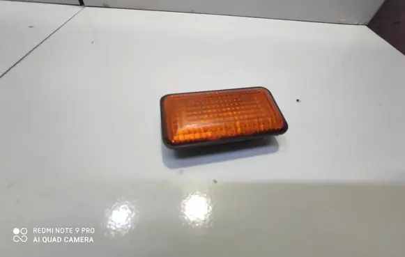 Volkswagen Golf III Front fender indicator light 1H0949117A