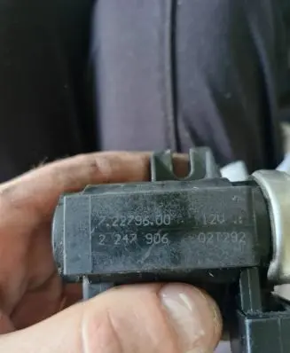 BMW 3 E46 Turbo solenoid valve 2247906 72279600 02T292