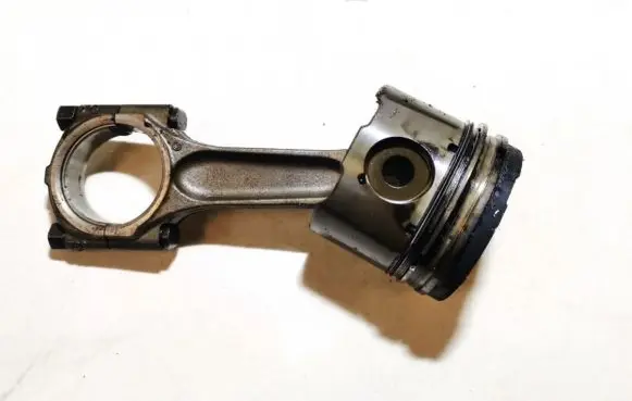 Citroen C5 Piston with connecting rod