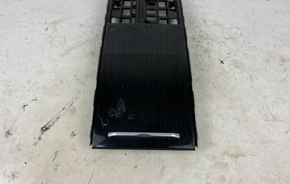 Tesla Model X Other center console (tunnel) element 105805300C 105805200D
