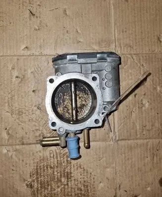 Volkswagen PASSAT B5.5 Throttle valve 078133062B