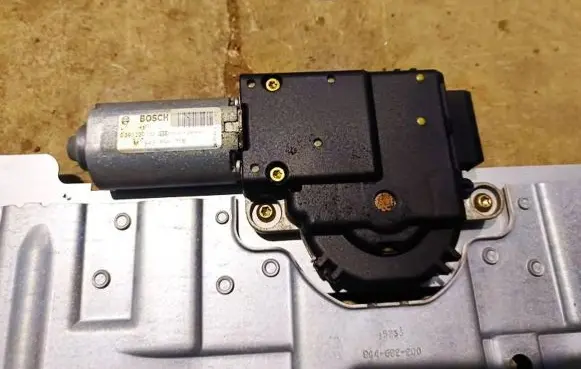 Chrysler Pacifica Sunroof motor/actuator M943696716