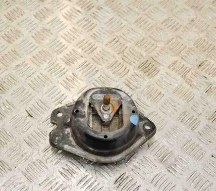 Engine mount bracket