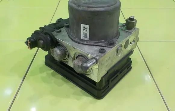 Opel Insignia A ABS Pump 23321781