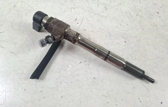 Volkswagen Golf VI Fuel injector 03L130277B 81783