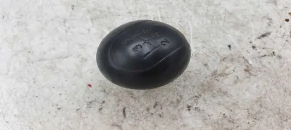 Toyota Yaris Gear lever shifter trim leather/knob NOCODE