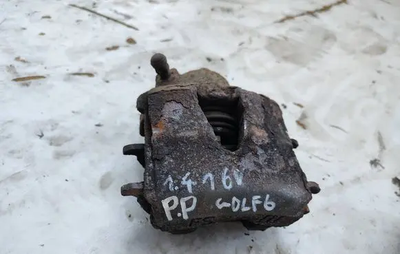 Volkswagen Golf VI Front brake caliper