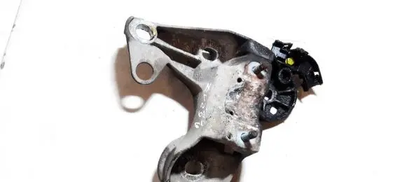 Volkswagen PASSAT B5 Engine mounting bracket 4b0199352a