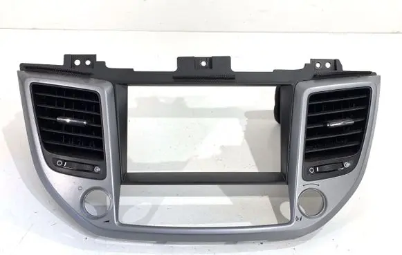Hyundai Tucson TL Dashboard side air vent grill/cover trim 84740D7100